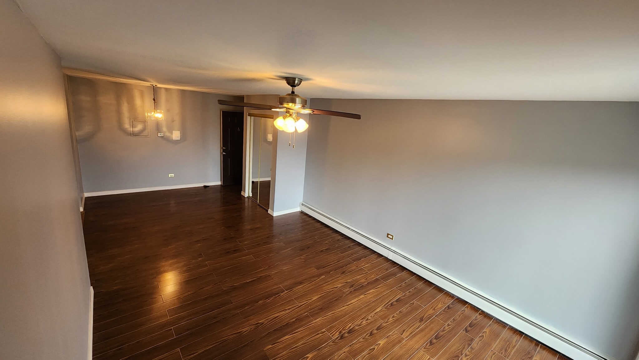 Building Photo - 121 W Elk Trl