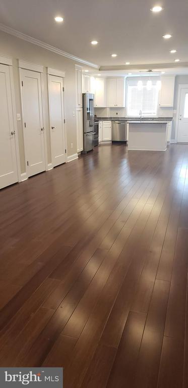 Building Photo - 1103 Morse St NE