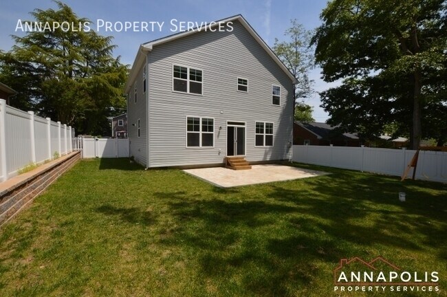 Building Photo - 503 Highland Dr
