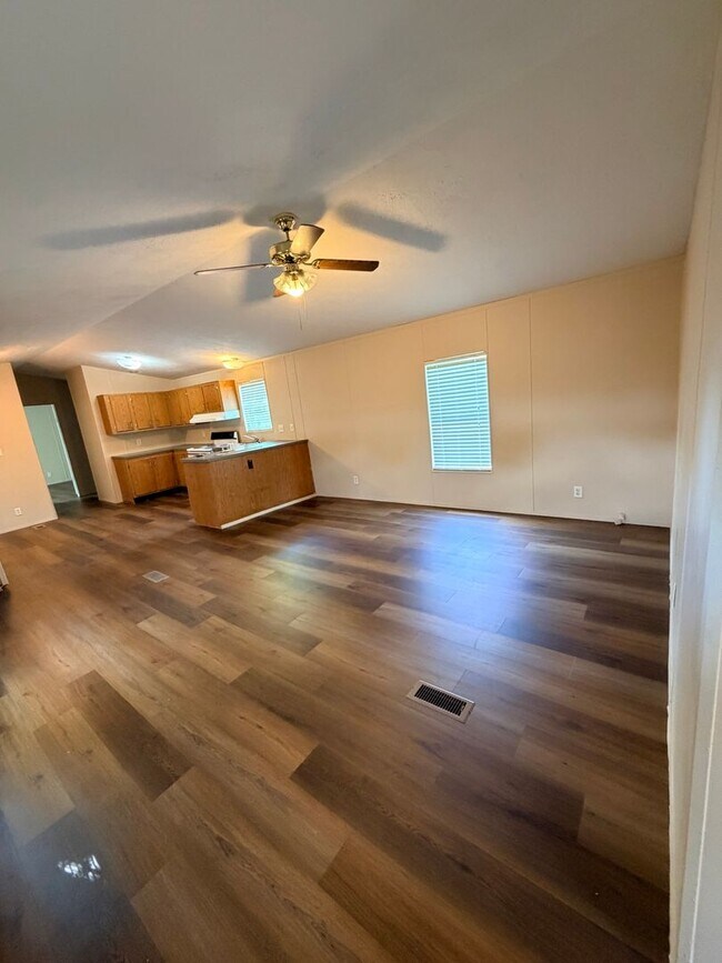 Building Photo - Beautiful Updated 3 Bedroom Home in Bossier