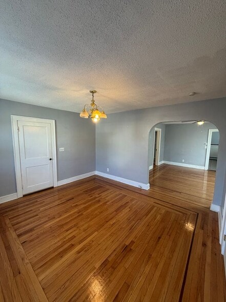 Building Photo - 257 Sheffield Ave