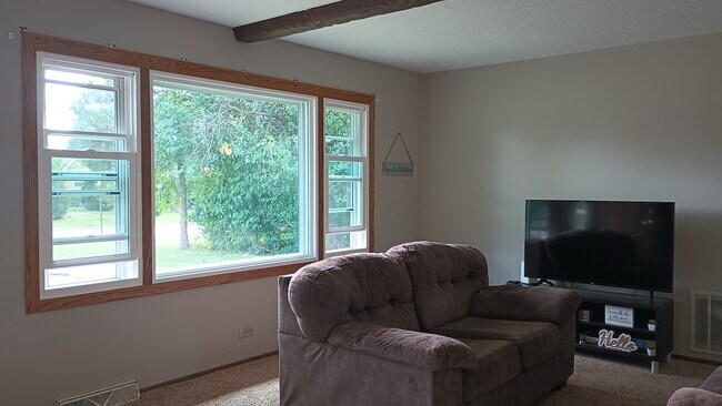 Living Room 3 - 270 N Hemlock Ave