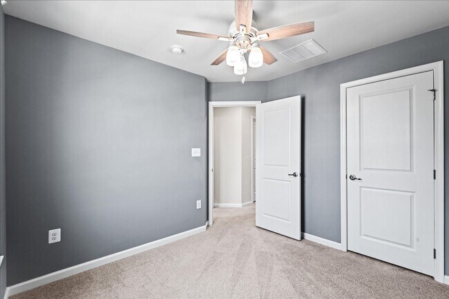 Building Photo - 6310 Crittenden Ln