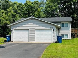 Building Photo - 12916 Pilgrim Ln N