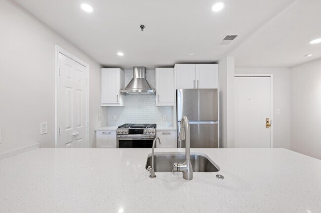 Building Photo - 4808 Moorland Ln