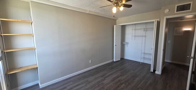 Building Photo - 710 E 200 S