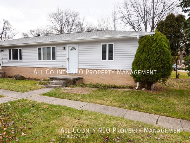 Building Photo - 1319 Sparhawk Ave