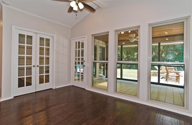 Building Photo - 15520 Bay Point Dr