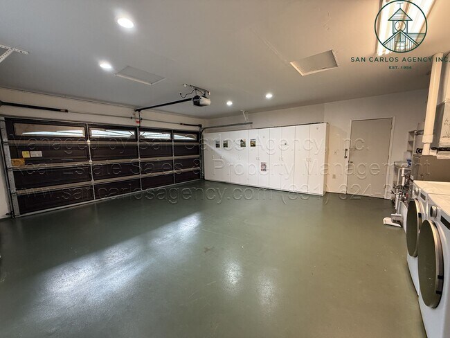 Building Photo - Beautifully Updated Three Bed (+ Bonus) Quail Lodge Home