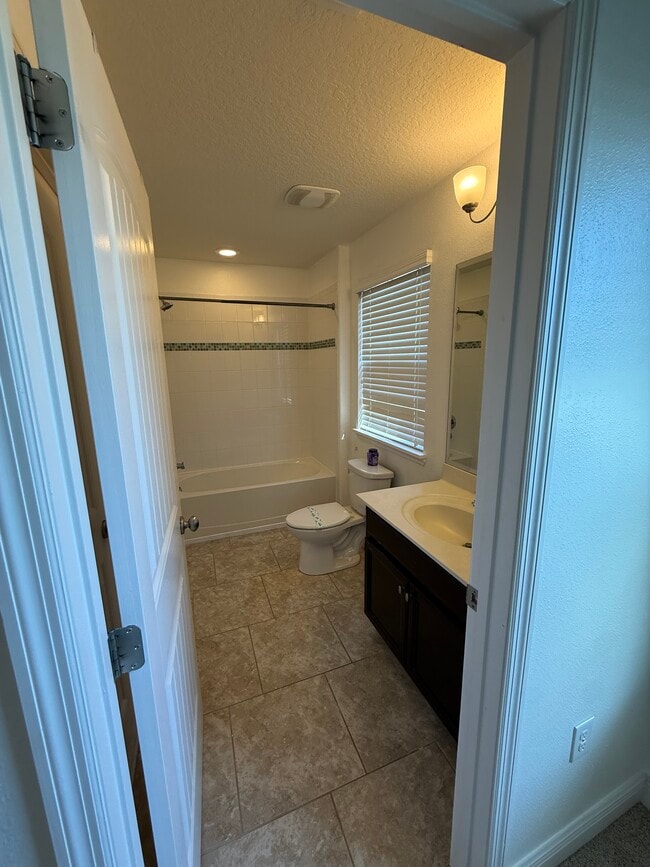 Building Photo - 5380 Oakbourne Ave