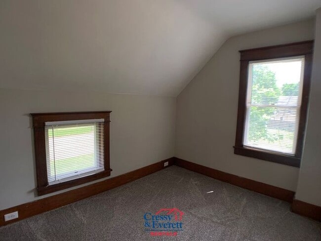 Building Photo - 2 bedroom unit in Niles