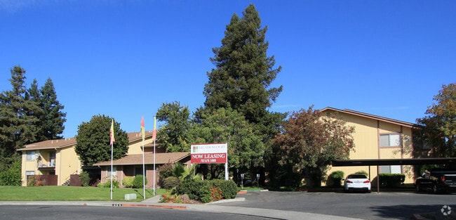 Primary Photo - Meadowood Village Apartments
