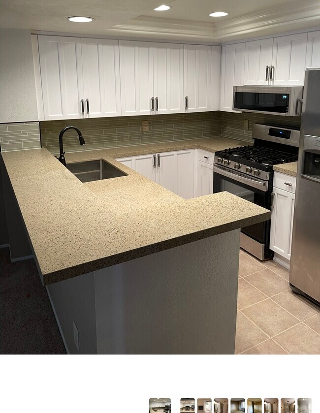 Building Photo - 9916 Scripps Westview Wy