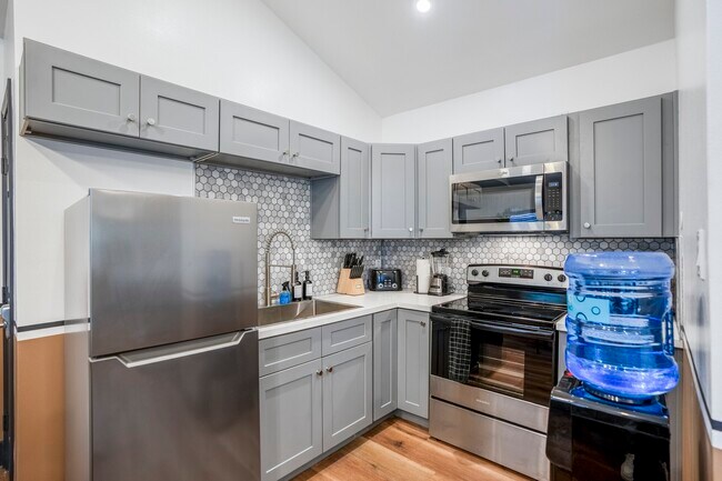 Building Photo - 5512 Texas St