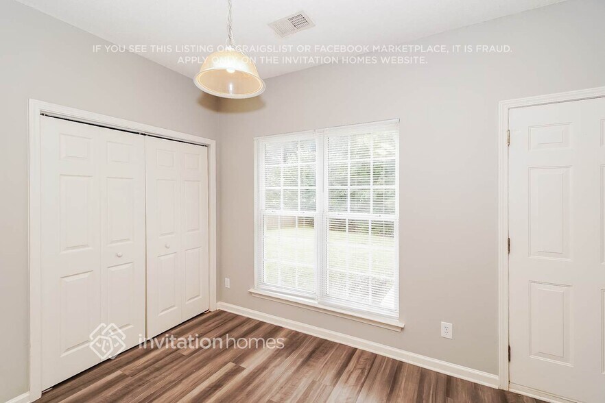 Building Photo - 211 Everett Park Dr