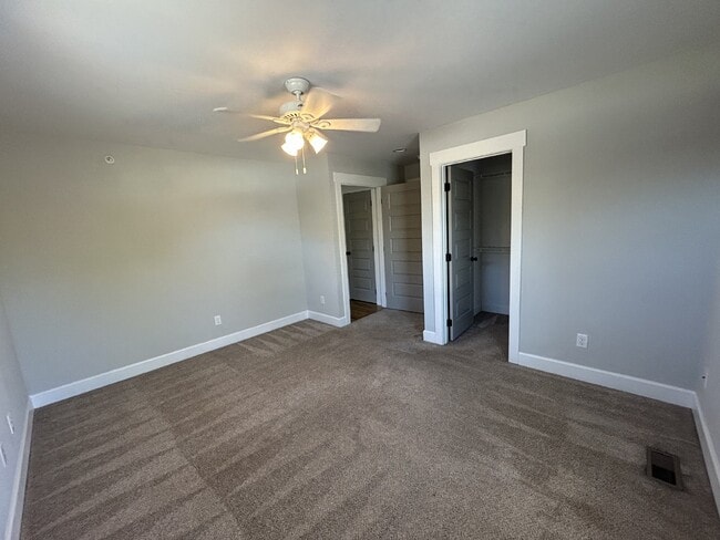 Building Photo - 3BD 2.5 BA DANSBY DR CONDO AVAILABLE FOR RENT NOW