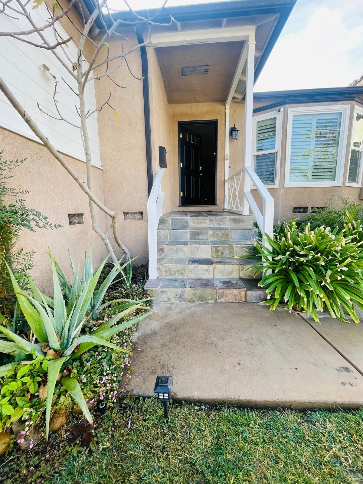 Building Photo - 17946 Valley Vista Blvd