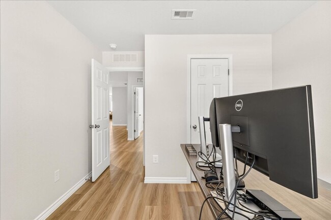 Building Photo - 1638 Comfy Wy