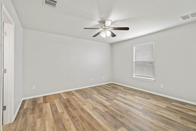 Building Photo - 711 Sugar Brook Dr