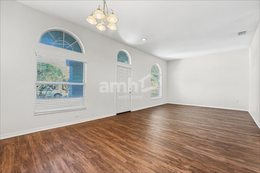 Building Photo - 1443 Baythorn Dr