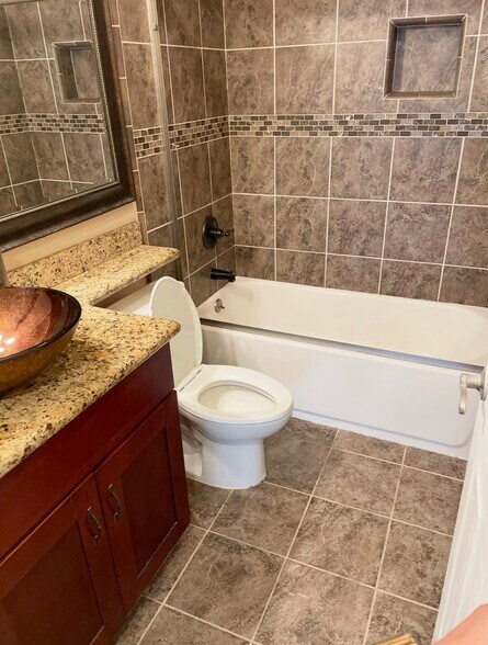 Building Photo - 713 Canonbury Way