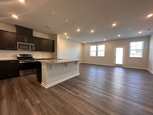 Building Photo - 3bd/2.5ba Townhome for rent @ Triple Crown in Durham