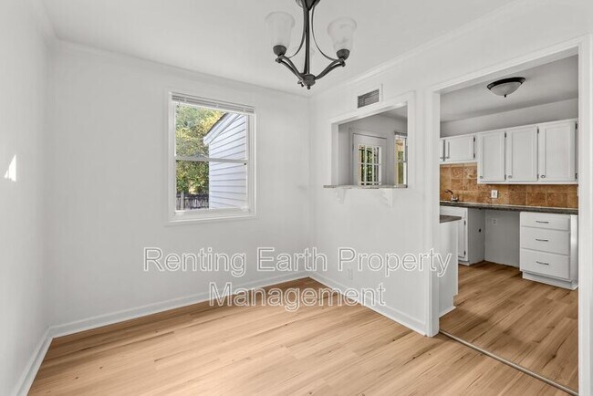 Building Photo - 604 Annie Laura Dr