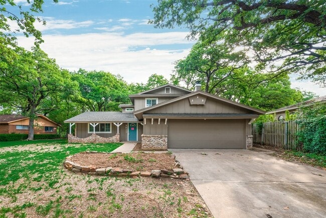 Building Photo - 2817 Blackwood Dr