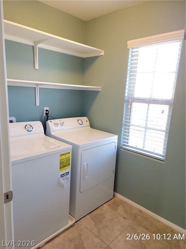 Building Photo - 10449 Yew Blossom Ave