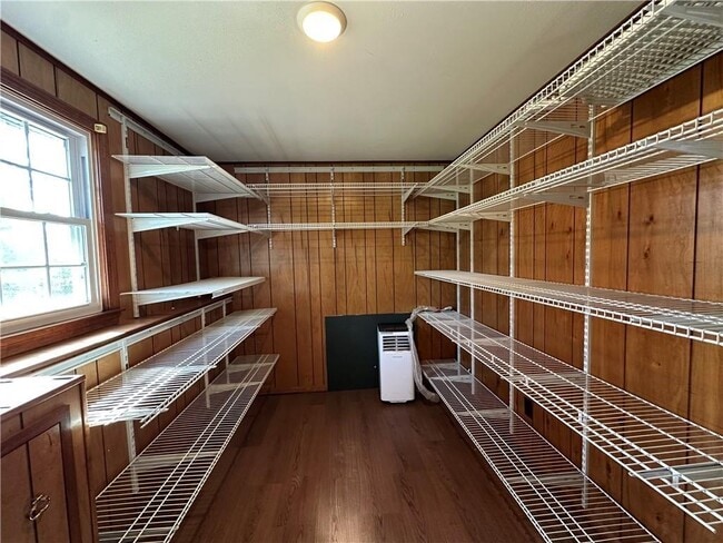 Building Photo - 11 Pocono Rd