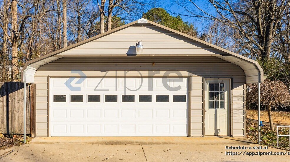 Building Photo - 1108 Lone Oak Rd