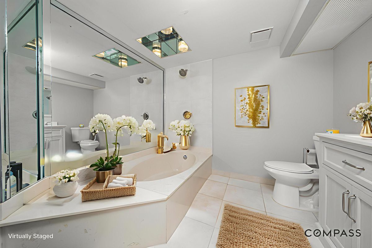 Building Photo - 7400 Radice Ct