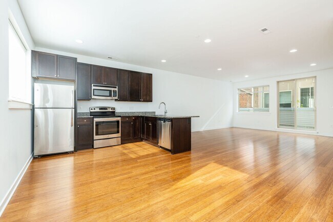 Building Photo - 1221 Mt Vernon St