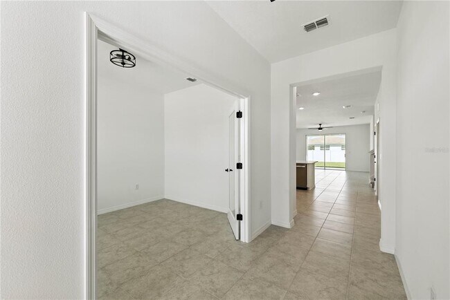 Building Photo - 5926 SW 76th Ct