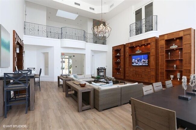 Building Photo - 3205 NE 184th St