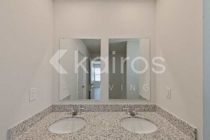 Building Photo - 288 Laurel Springs Dr