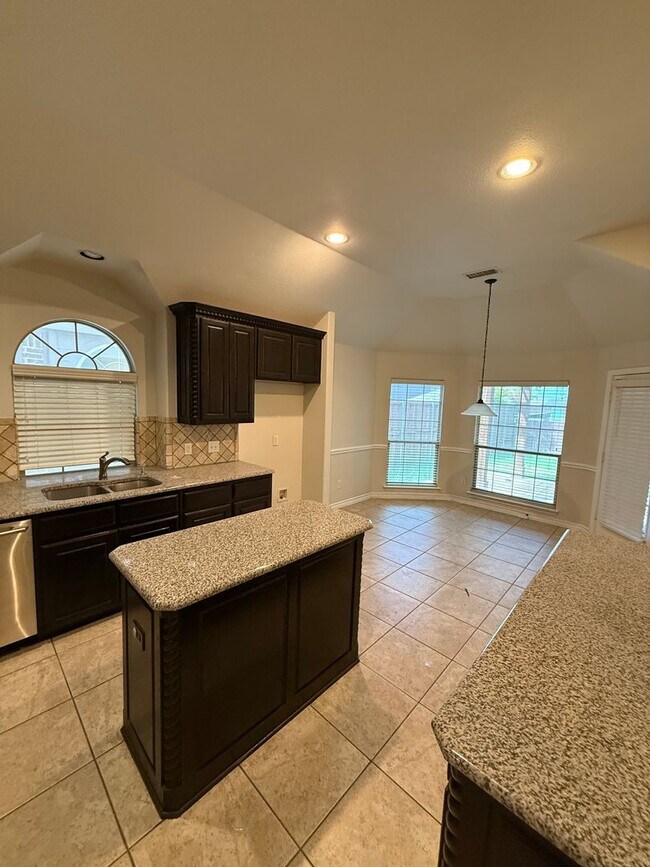 Building Photo - $800.00 off 1st month Rent!! Spectacular H...