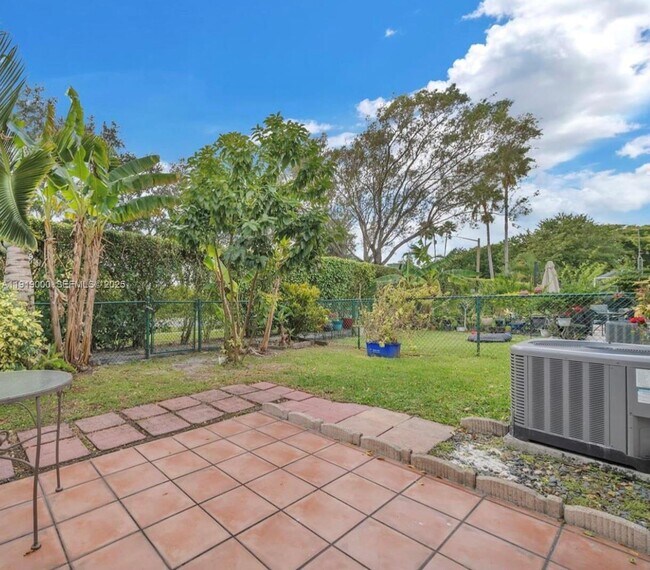 Building Photo - 11740 SW 19th St