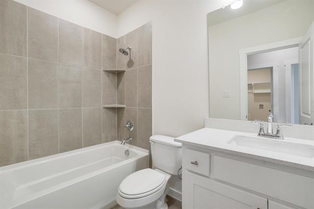 Building Photo - 679 Watersedge Ct
