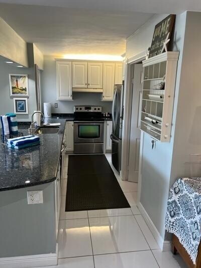 Building Photo - 353 S US Hwy 1