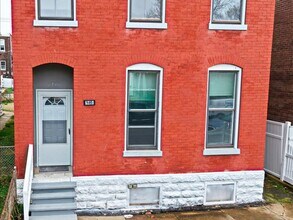 Building Photo - Welcome to 6730 Vermont!