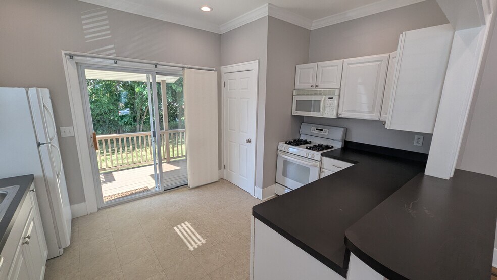 Building Photo - 239 Academy