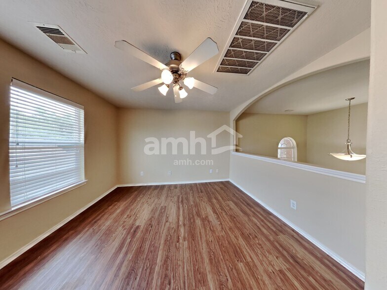 Building Photo - 21349 Thurston Crossing Dr