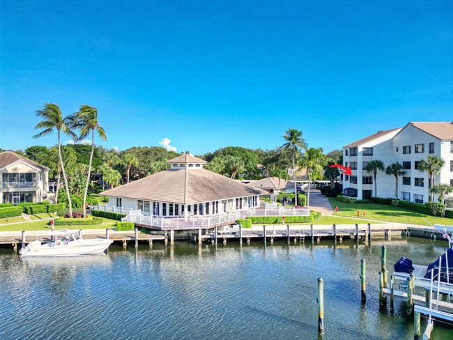 Building Photo - 827 Oak Harbour Dr