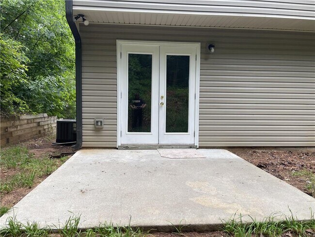 Building Photo - 5350 Tomahawk Terrace