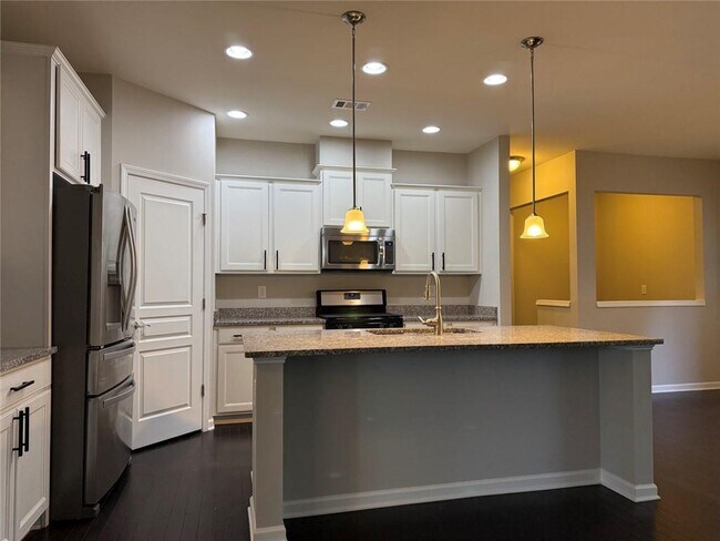 Building Photo - 414 Spring View Dr