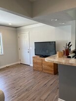Building Photo - 3713 Rosehedge Dr