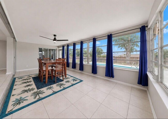 Building Photo - 1725 Bikini Ct