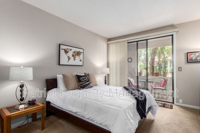 Building Photo - 9708-9708 E Vía Linda