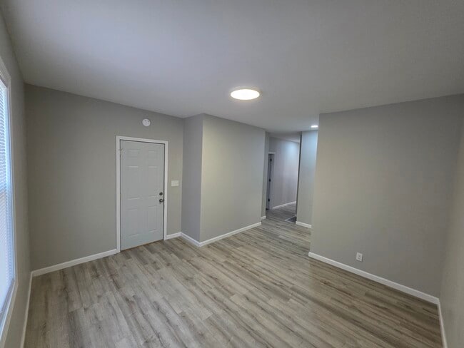 Building Photo - Updated 2 bedroom house for rent